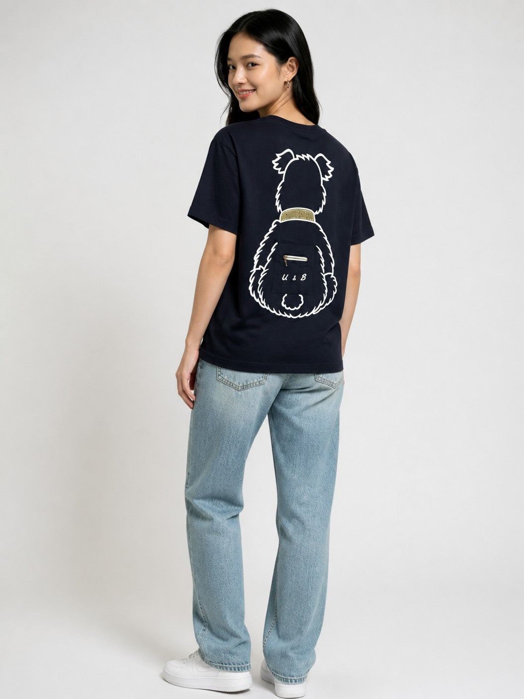 Leox Hub cute puppy graphic t-shirt featuring adorable dog portrait illustration print
